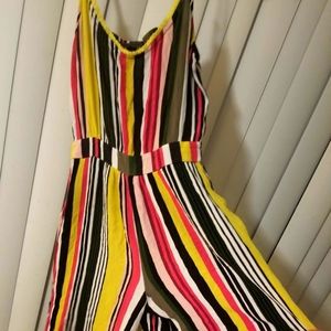 NWOT Women's capri jumper